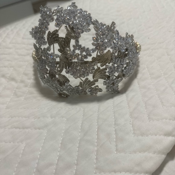 Tiara - Picture 6 of 6